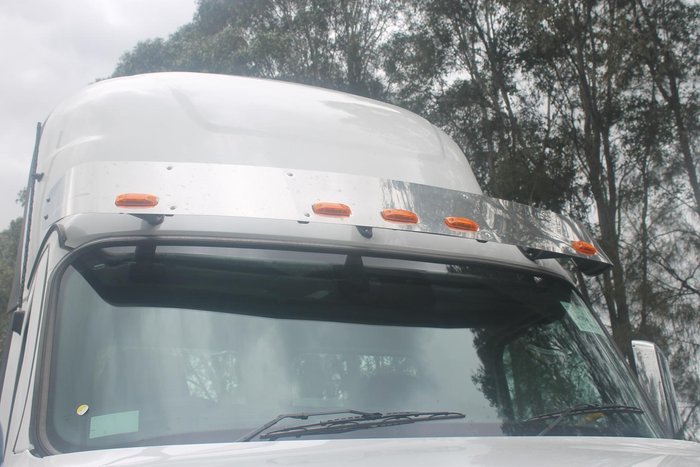 2024 Freightliner Cascadia 126 White