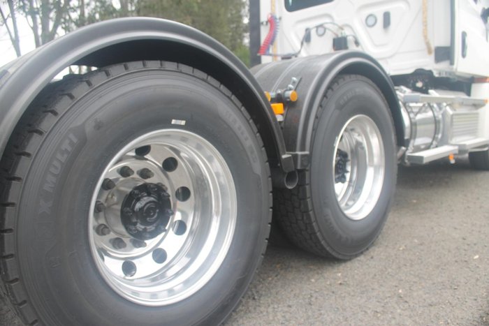 2024 Freightliner Cascadia 126 White