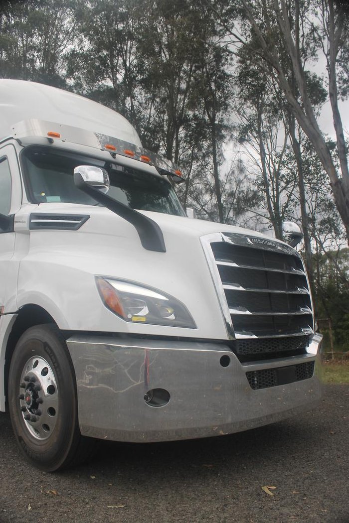 2024 Freightliner Cascadia 126 White