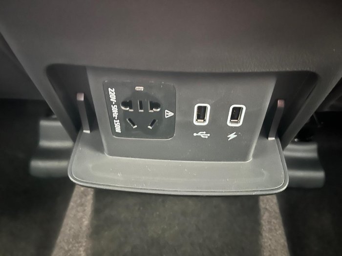 2025 LDV D90 Executive