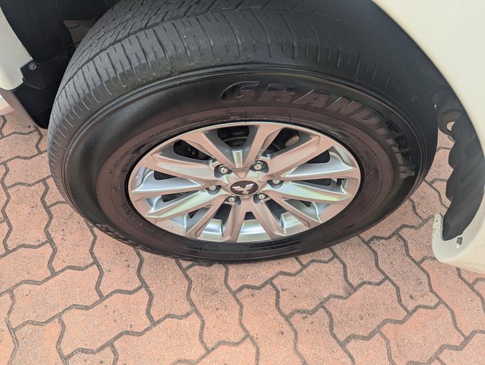 2017 Mitsubishi Triton GLS MQ MY17 4X4 Dual Range White