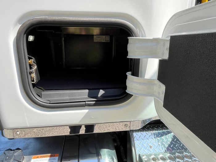 2025 Freightliner Cascadia 126 White