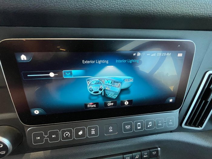 2025 Freightliner Cascadia 126 White