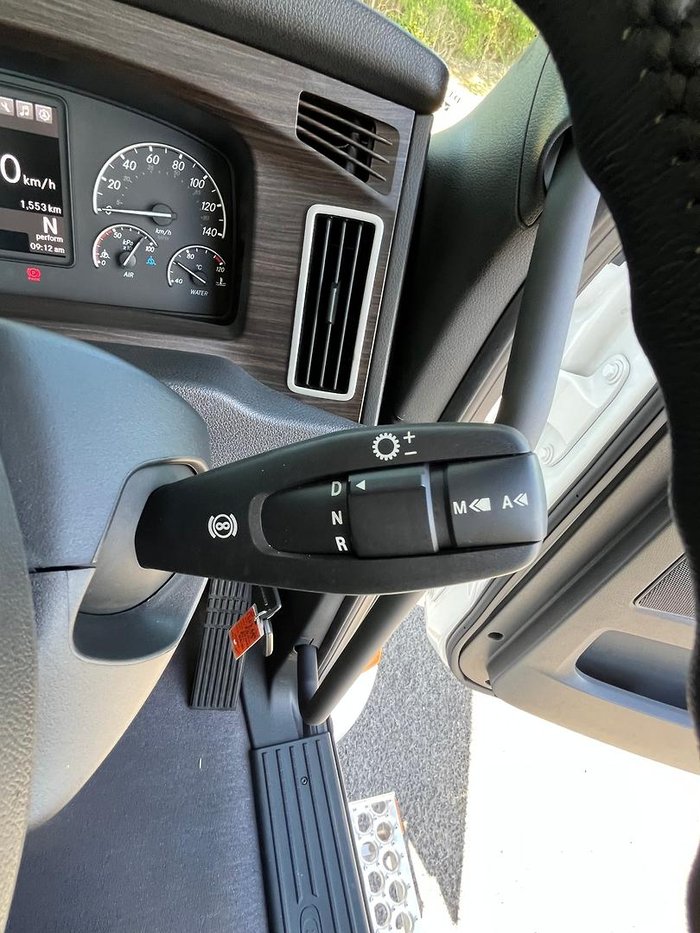 2023 Freightliner Cascadia 126 White