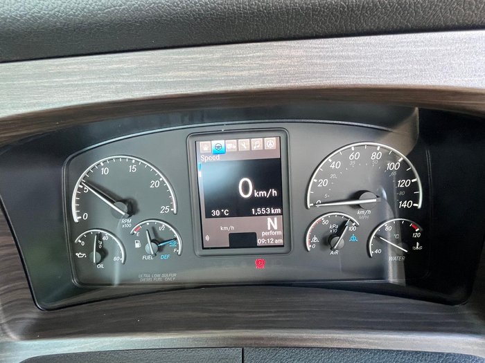 2023 Freightliner Cascadia 126 White