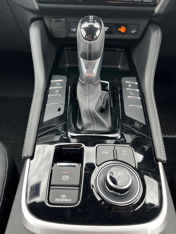 2025 Isuzu MU-X LS-T