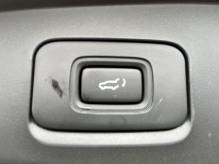 2025 Isuzu MU-X LS-T