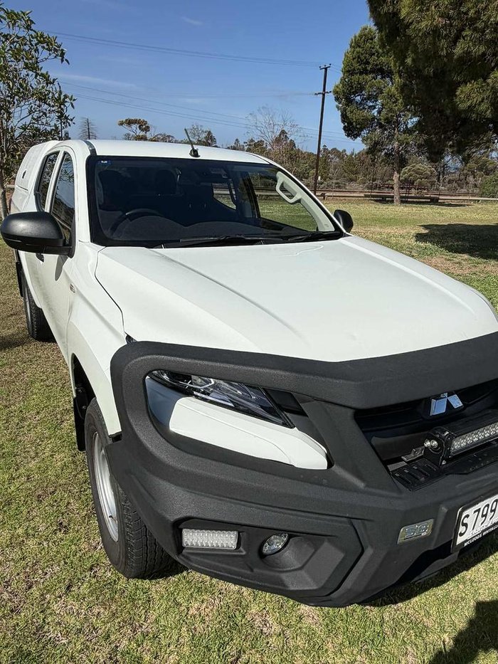 2021 Mitsubishi Triton GLX