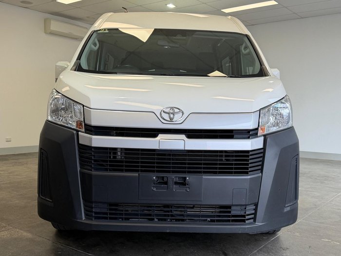 2019 Toyota Hiace Commuter