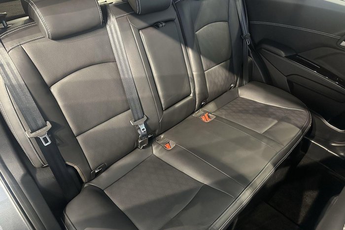 2025 Mahindra XUV3XO AX7L