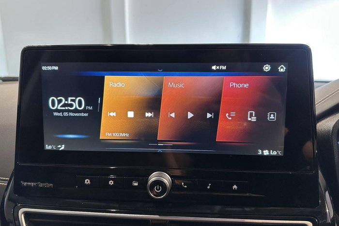 2025 Mahindra XUV3XO AX7L