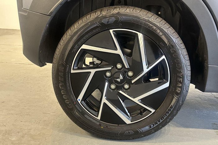 2025 Mahindra XUV3XO AX7L