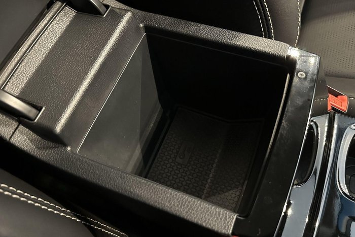 2025 Mahindra XUV3XO AX7L