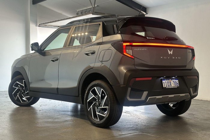 2025 Mahindra XUV3XO AX7L
