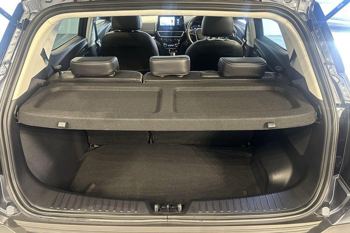 2025 Mahindra XUV3XO AX7L