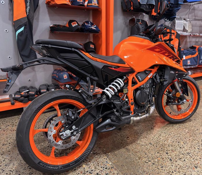 2025 KTM 390 Duke