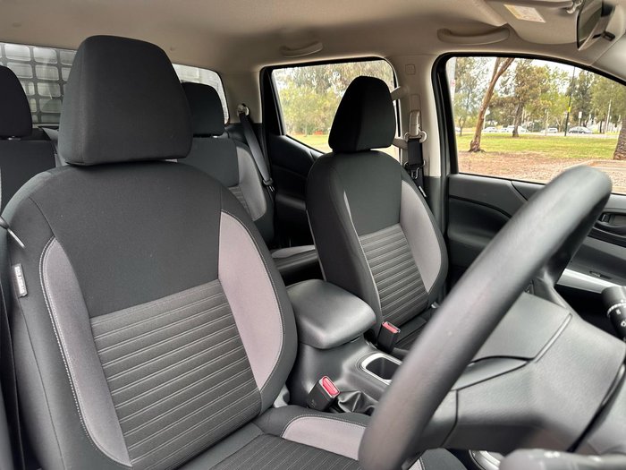 2024 Nissan Navara SL