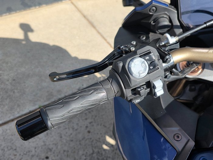 2022 Suzuki GSX-S1000 BLUE