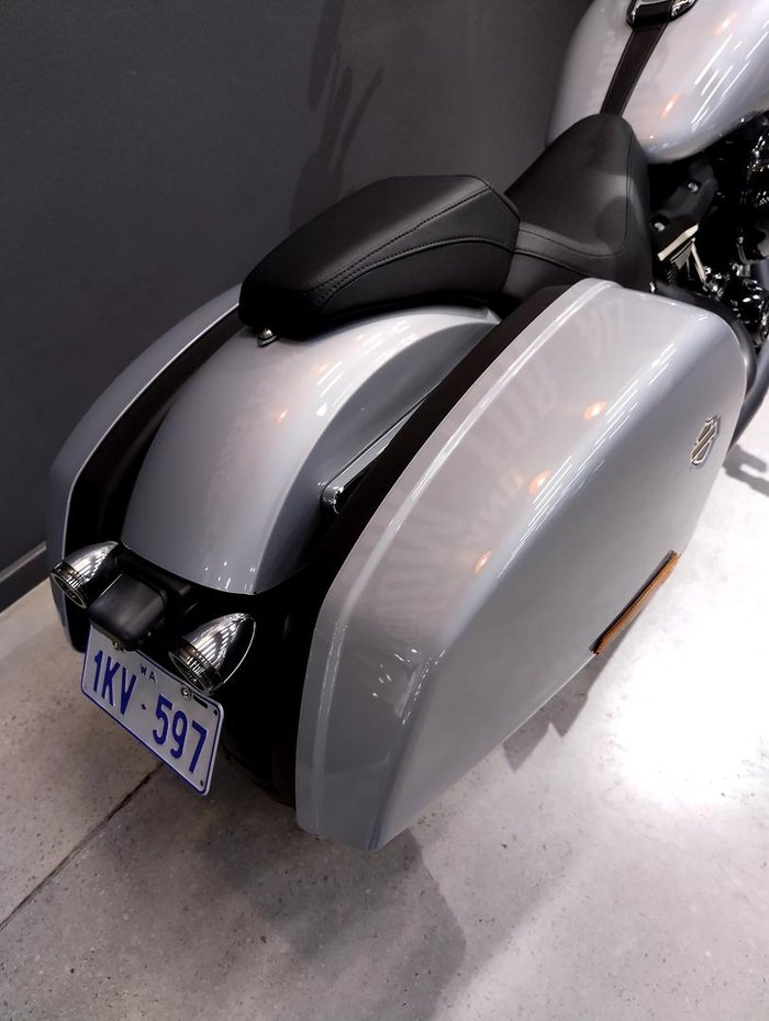 2023 Harley-Davidson Sport Glide 107 (FLSB) Softail Silver