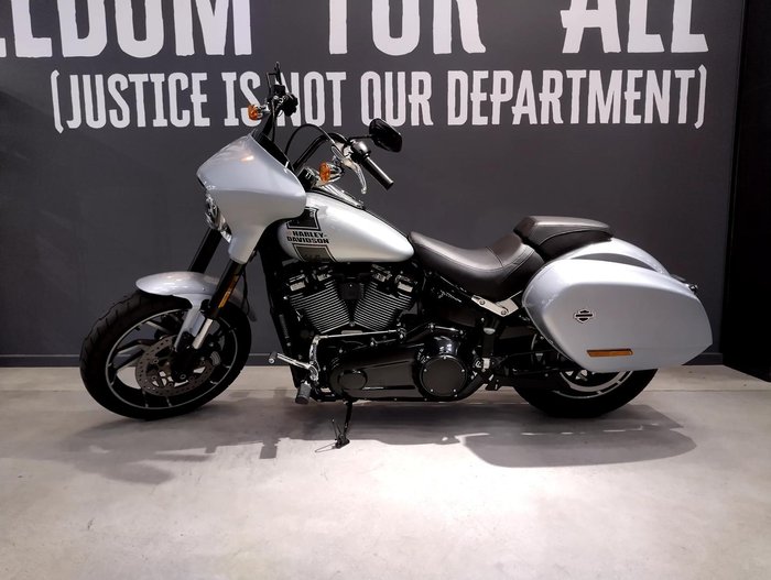 2023 Harley-Davidson Sport Glide 107 (FLSB) Softail Silver