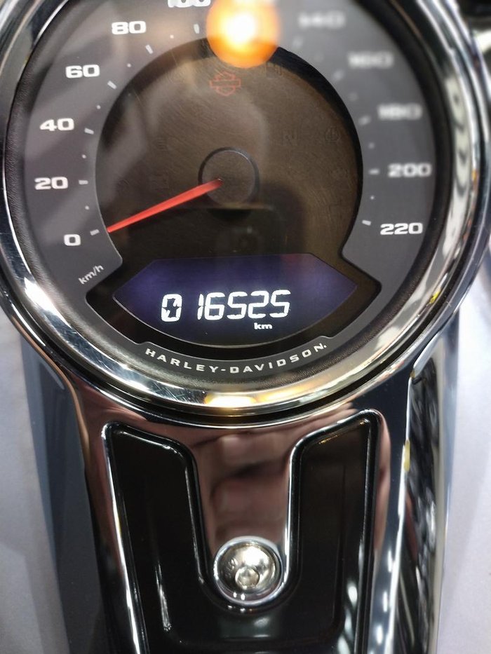 2023 Harley-Davidson Sport Glide 107 (FLSB) Softail Silver