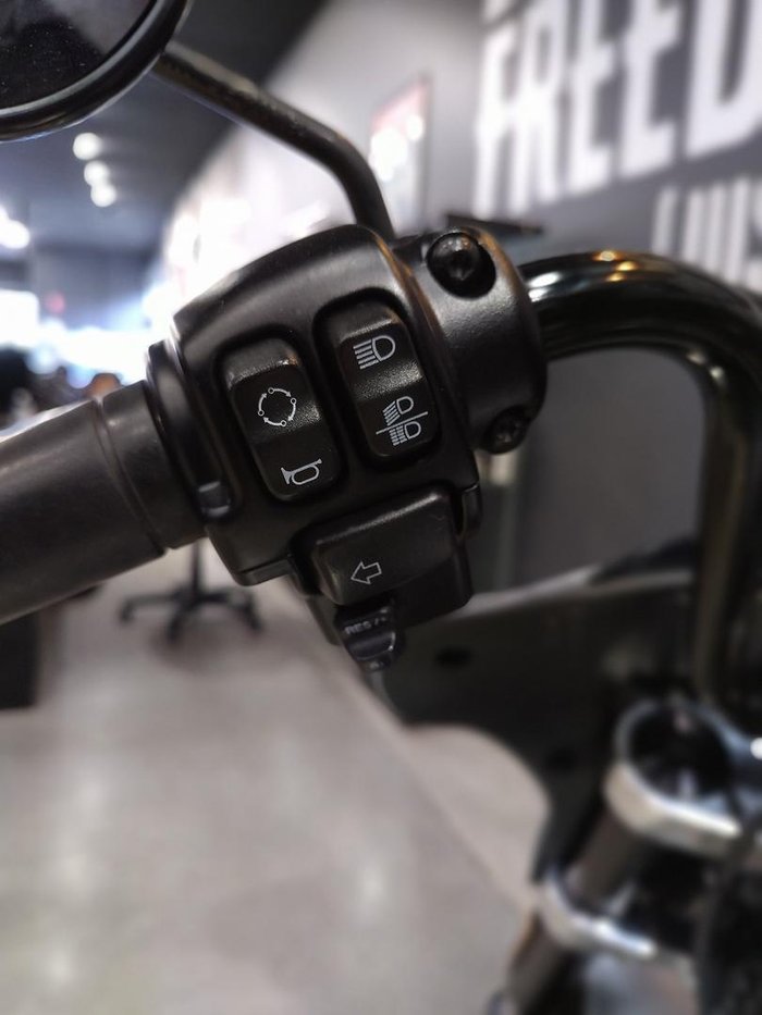 2023 Harley-Davidson Sport Glide 107 (FLSB) Softail Silver