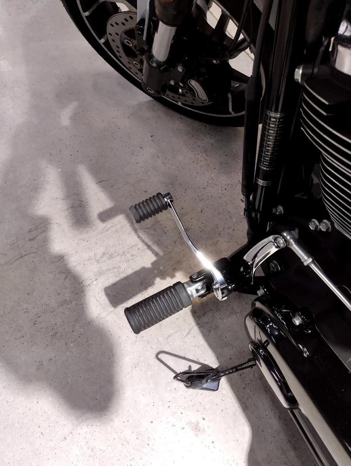 2023 Harley-Davidson Sport Glide 107 (FLSB) Softail Silver