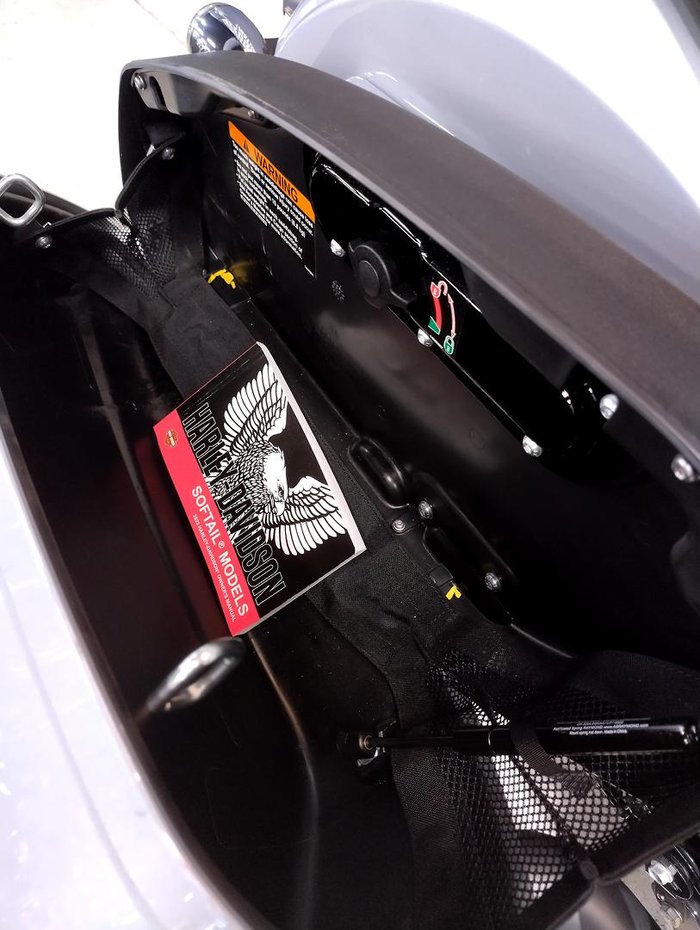 2023 Harley-Davidson Sport Glide 107 (FLSB) Softail Silver