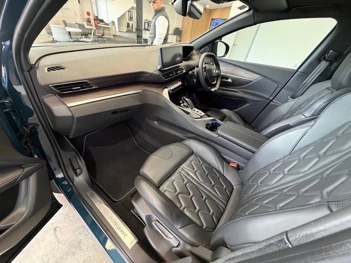2022 Peugeot 5008 GT Sport