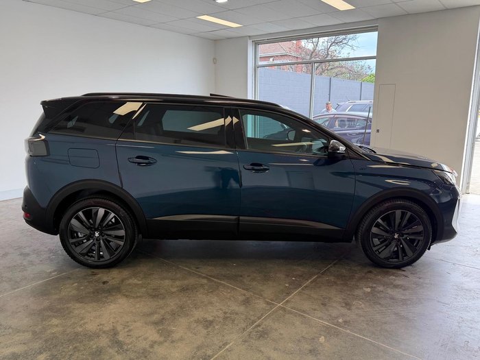 2022 Peugeot 5008 GT Sport