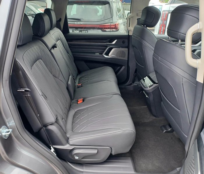 2025 LDV D90 Executive