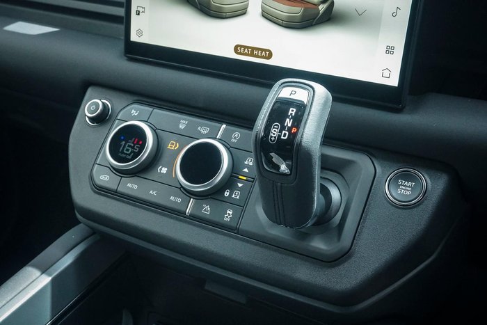 2025 Land Rover Defender 110 D250 S