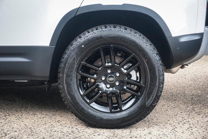 2025 Land Rover Defender 110 D250 S