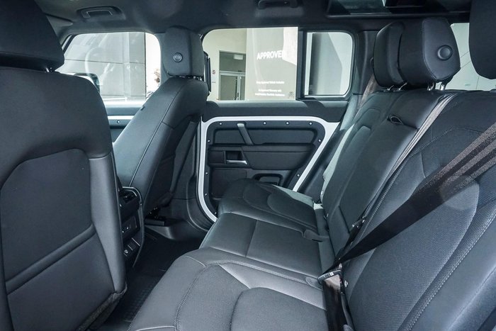 2025 Land Rover Defender 110 D250 S