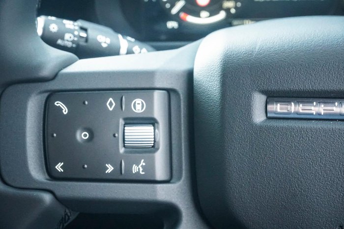 2025 Land Rover Defender 110 D250 S