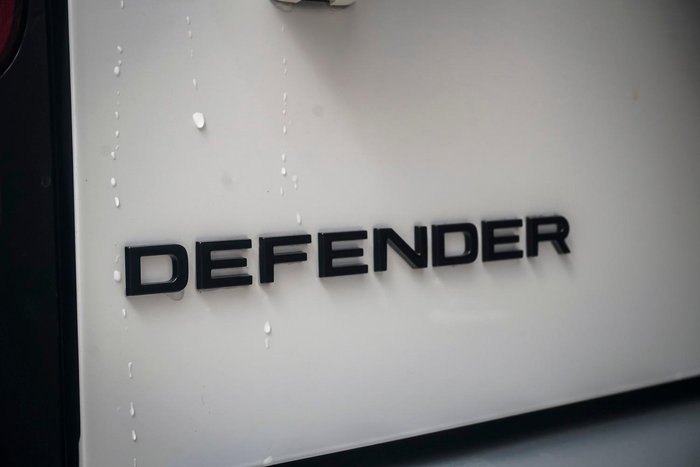2025 Land Rover Defender 110 D250 S