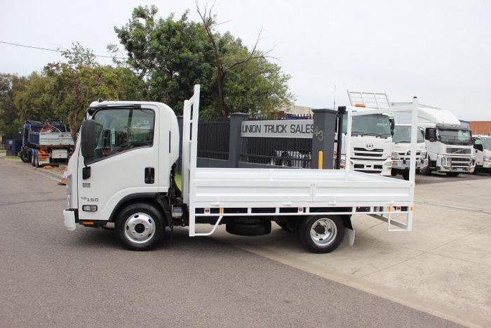 2017 Isuzu N Series NNR 45-150 WHITE