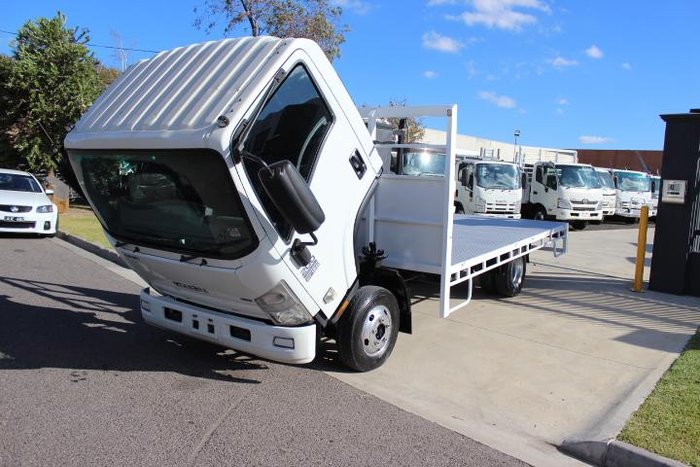 2017 Isuzu N Series NNR 45-150 WHITE
