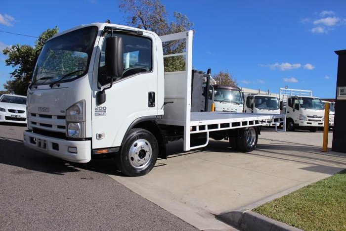 2017 Isuzu N Series NNR 45-150 WHITE