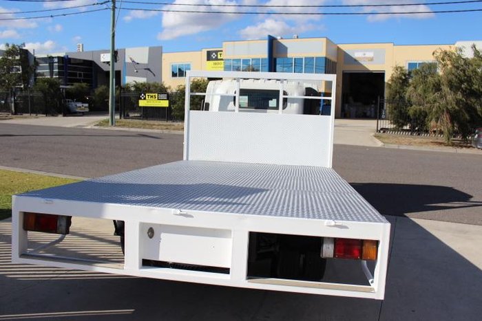 2017 Isuzu N Series NNR 45-150 WHITE