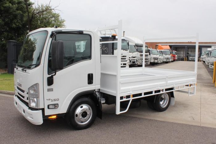 2017 Isuzu N Series NNR 45-150 WHITE