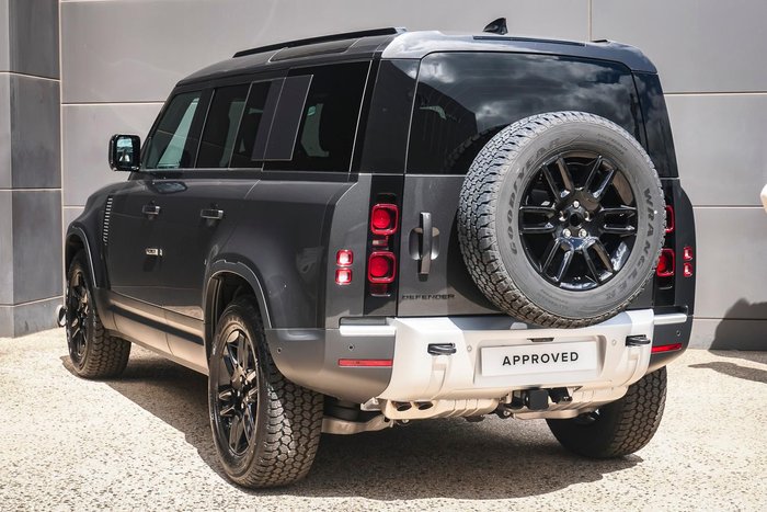 2025 Land Rover Defender 110 D250 S