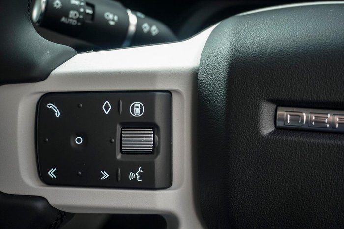 2025 Land Rover Defender 110 P400 S