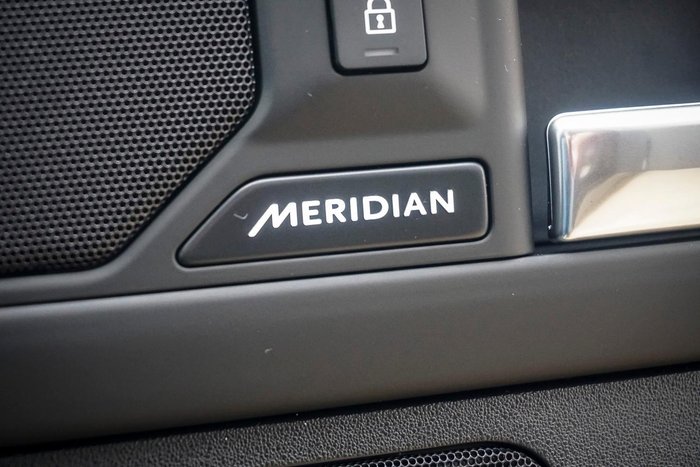 2025 Land Rover Defender 110 P400 S