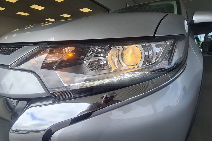 2018 Mitsubishi Outlander ES ADAS