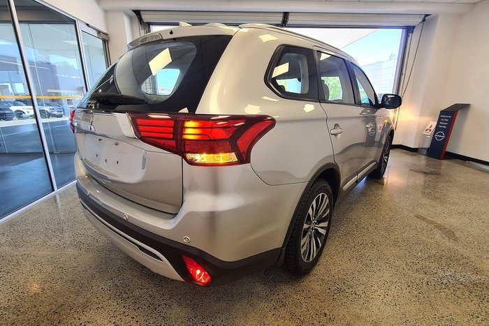 2018 Mitsubishi Outlander ES ADAS