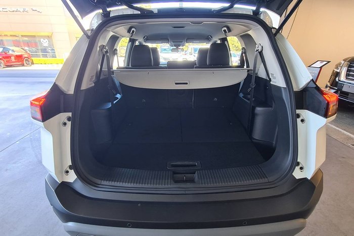 2024 Nissan X-TRAIL ST