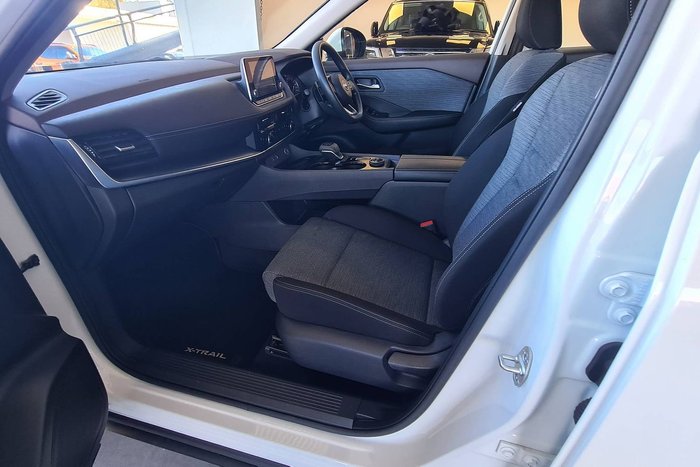 2024 Nissan X-TRAIL ST