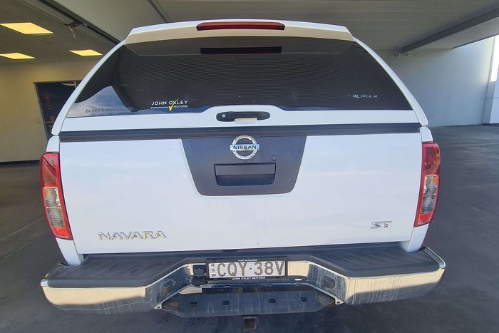 2013 Nissan Navara ST