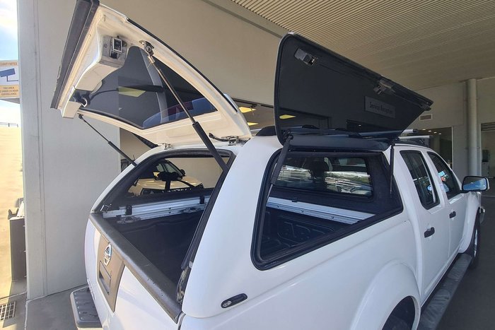 2013 Nissan Navara ST